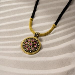 Byzantine collection Sapphire Pendant with diamonds