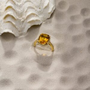 Citrine ring with diamonds