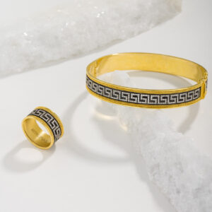Greek Key Collection Diamond ring & bracelet