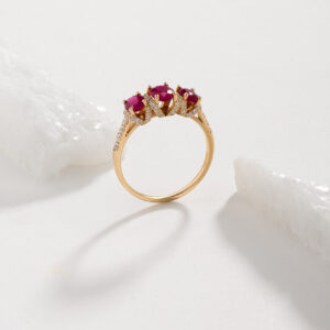 Ruby ring with Diamonds